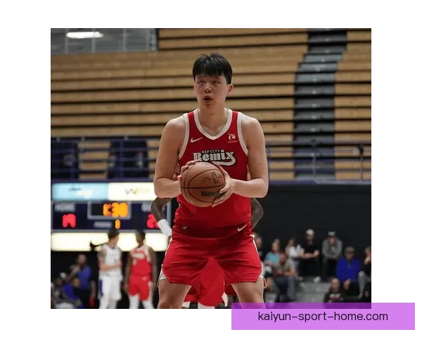 背靠背砍下14分11篮板瀚森持续爆发主帅盛赞其每日进步潜力无限 背靠背砍下14分11篮板瀚森持续爆发主帅盛赞其每日进步潜力无限