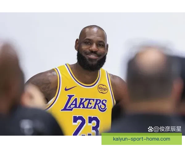 詹姆斯回顾十一年总决赛挫败 舆论标签与自我风格冲突解析